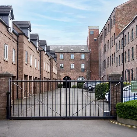 Lejlighed Pass The Keys Top Floor In Central Free Parking York